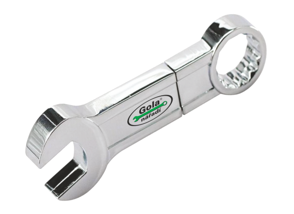 flash disc 32 GB ve tvaru klíče
